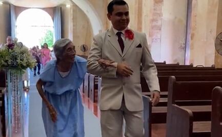 Abuelita acompaña a su nieto al altar y video se vuelve viral