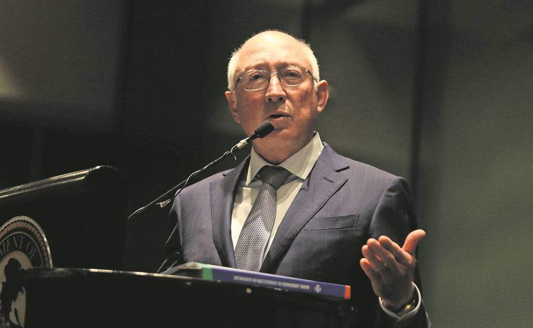 Tras participar en la presentación de las Guías Judiciales de Conducción de Audiencias, el embajador Ken Salazar dijo que los presidentes Joe Biden y Andrés Manuel López Obrador están trabajando muy bien en los problemas. Foto: Carlos Mejía/EL UNIVERSAL