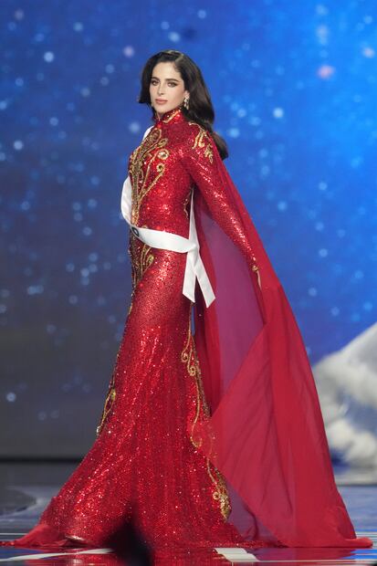 Tras el triunfo de Fátima Bosch, resurgió la teoría del color rojo. Foto: AP