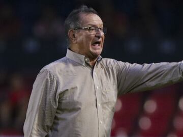 "Ojitos" Meza comparte traumática historia con Cruz Azul; casi moría