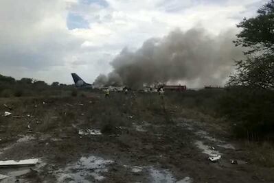 Avión de Aeroméxico se desploma en Durango