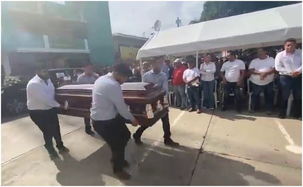 Féretro del edil Jesús Franco Larraga, quien murió el pasado domingo en San Luis Potosí (17/12/2024). Foto:  Cortesía
