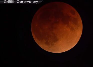 Luna de "sangre" se hace visible de manera parcial en México