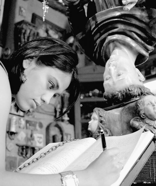 Tres nalgadas a San Antonio para encontrar pareja