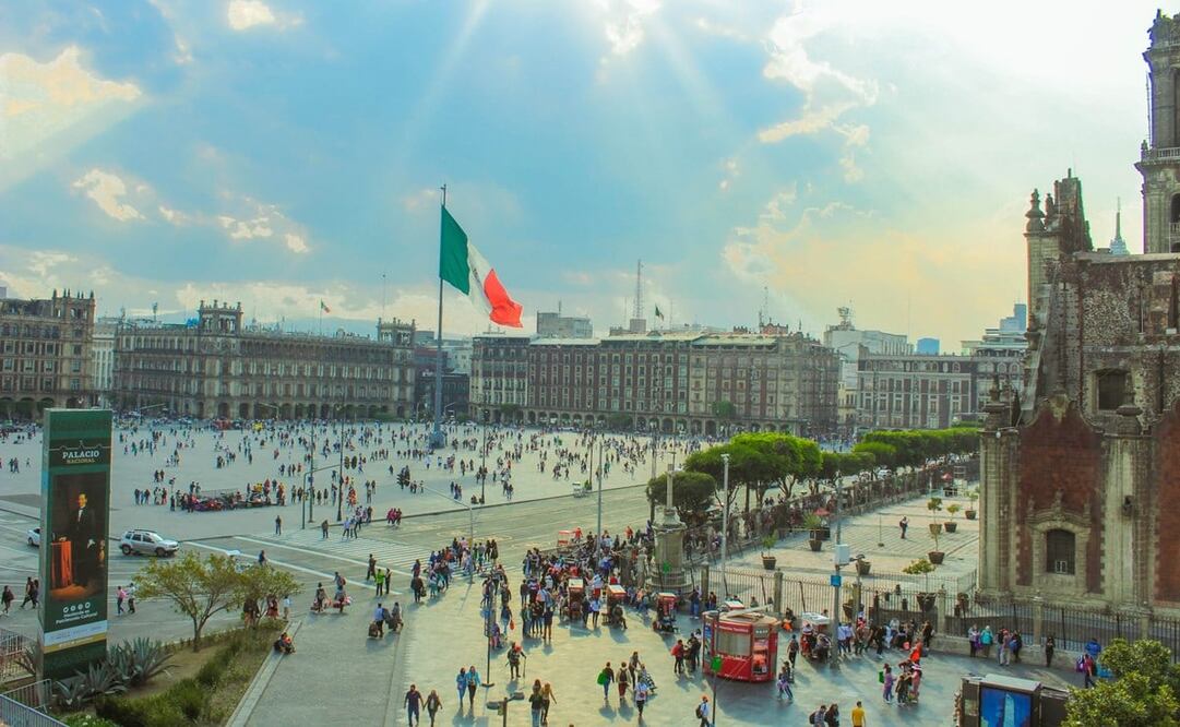 El nombre oficial del Zócalo de CDMX es Plaza de la Constitución. Foto: Pixabay