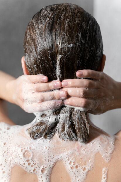 Ingredientes nocivos en productos para el cabello. Fuente: Freepik.