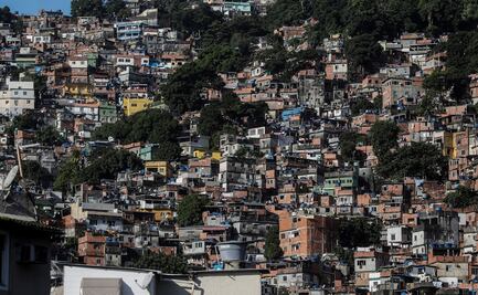 Sin electricidad, la mayor favela de Rio de Janeiro sufre "agonizante" ola de calor