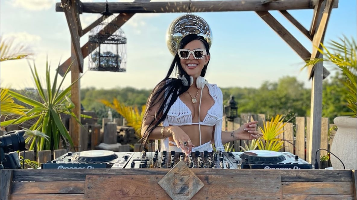 La DJ venezolana Jimena Araya, mejor conocida como Rosita, sancionada por el Departamento del Tesoro. FOTO: CAPTURA