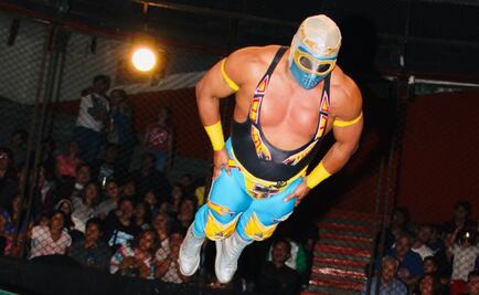 Celebran con lucha clásica a la Arena Coliseo 