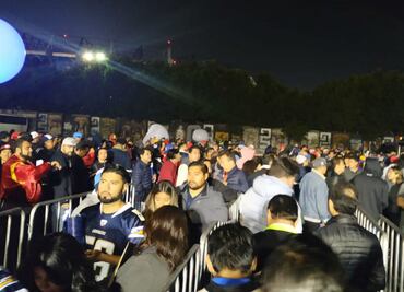 Crónica. Por ver la NFL, aficionados padecen hasta 6 horas de espera y trayectos