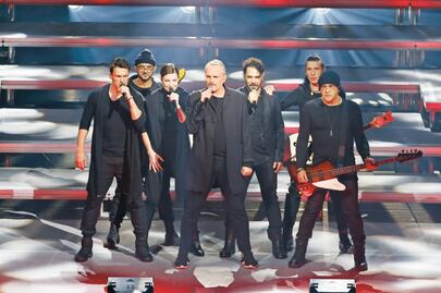 Miguel Bosé, por la paz y contra los muros