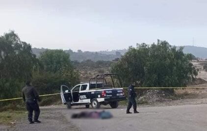 Sin cabeza: vecinos encuentran cuerpo encobijado en Pachuca