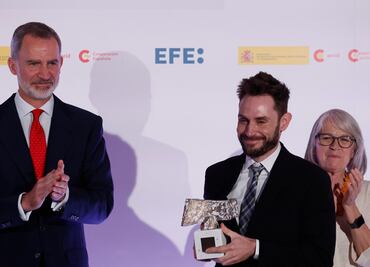 Dan premio Rey de España por abordaje de cultura hispánica en EU con perfil de Cristina Rivera Garza