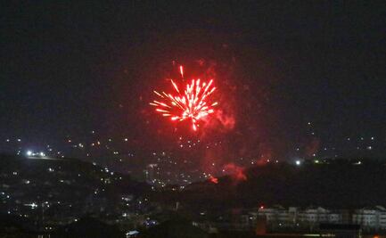 Con fuegos artificiales, talibanes proclaman “plena independencia” de Afganistán tras retirada de EU