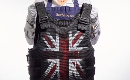 Chaleco antibalas de Banksy con la bandera del Reino Unido será subastado en Londres