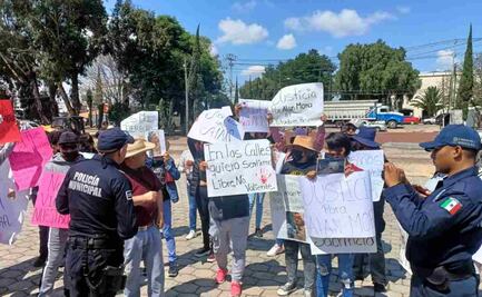 Familiares de joven golpeado y apedreado en Acolman exigen justicia frente a palacio municipal