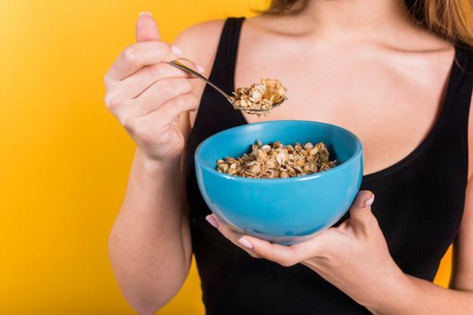 Descubre el poder de la avena en la salud. Fuente: Freepik.