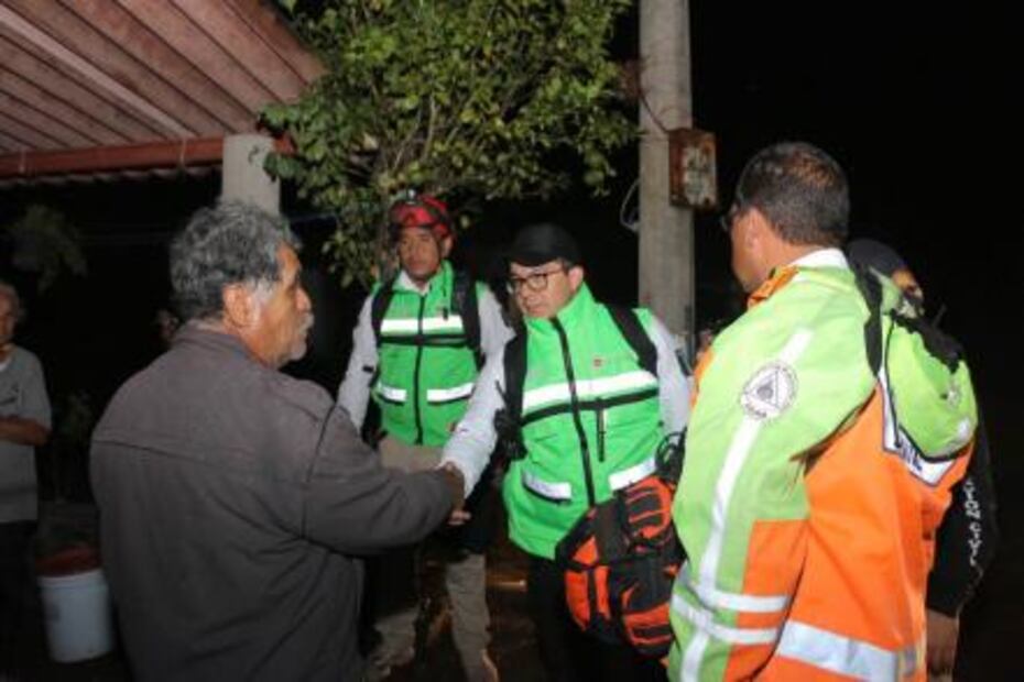 Más de 300 personas fueron evacuadas en Colima
