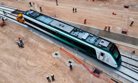 Javier May destaca llegada del primer tren del Tren Maya a Cancún