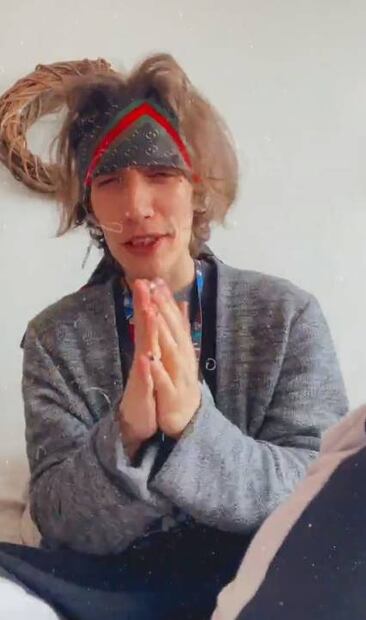 Tristán niega que viva en un parque y asegura que sigue trabajando en la música.