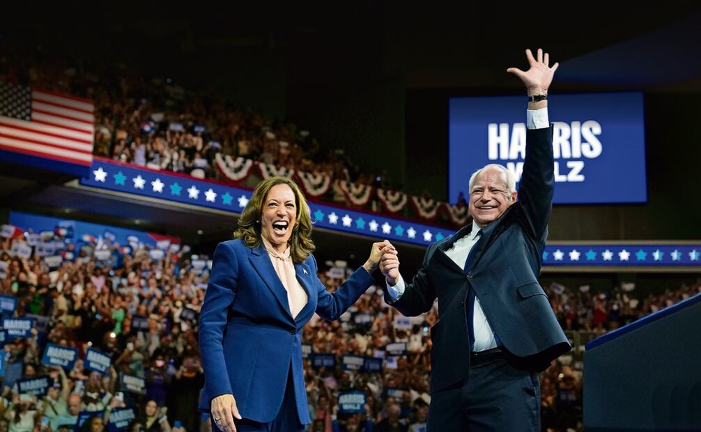 Kamala Harris, exnominada presidencial demócrata, con Tim Walz, compañero de fórmula, durante un mitin en Philadelphia el 6 de agosto pasado. Foto: Matt Rourke / AP