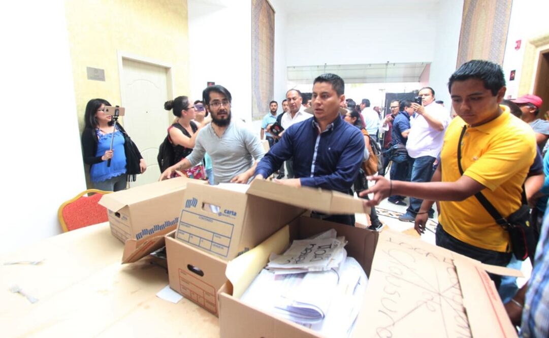 Puebla presunto hallazgo de papeleria electoral en un hotel de Puebla genera violencia. (FOTO: Omar Contreras. EL UNIVERSAL)