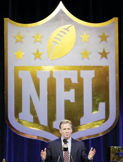 Goodell afirma que el futbol americano le da valores a quienes lo juegan (CHARLIE RIEDEL. AP)