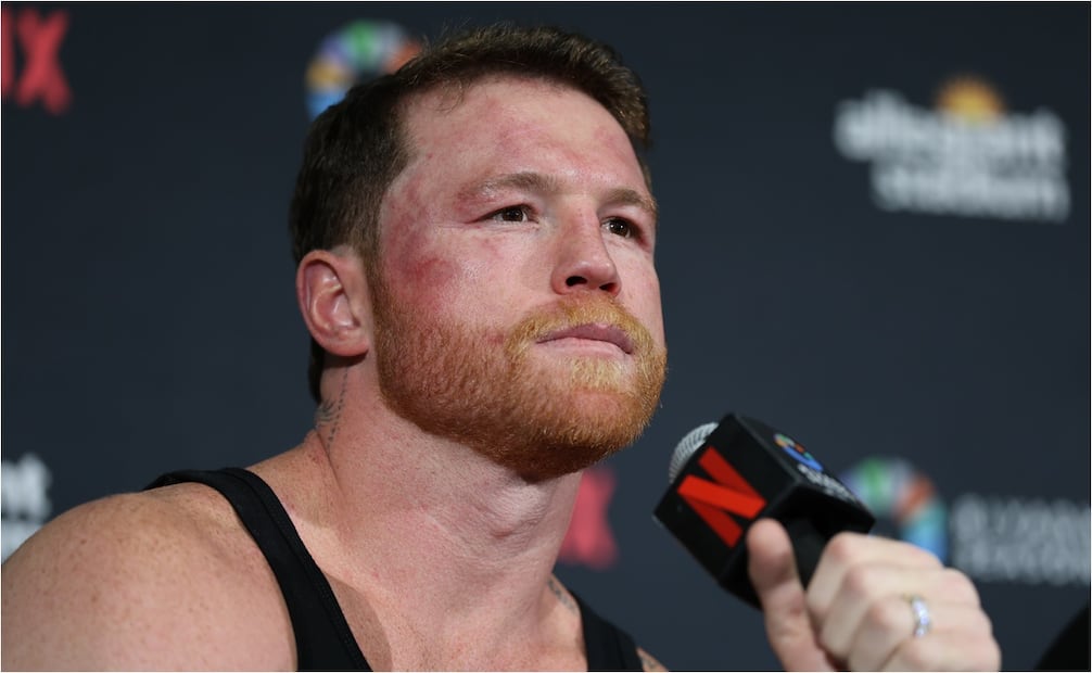 Canelo Álvarez durante la conferencia después de su pelea ante Terence Trawford. FOTO: EFE