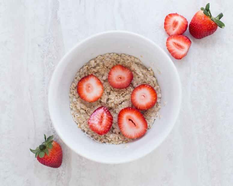 ¿Qué pasa si desayunas avena todos los días?