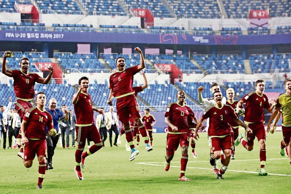 En tanda de penaltis se impusieron a Uruguay; en la final enfrentan a Inglaterra, que venció a Italia (JEON HEON-KYUN. EFE)