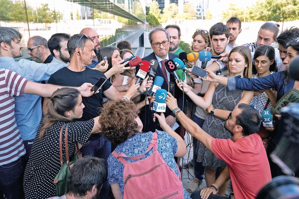 El presidente del gobierno catalán, Quim Torra, afirmó que la retirada de las euroórdenes de arresto contra independentistas es una “nueva victoria” (ALEJANDRO GARCÍA. EFE)