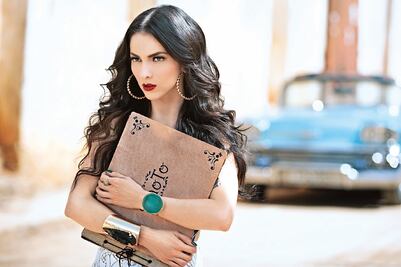 Paty Cantú hace canción con sus fans