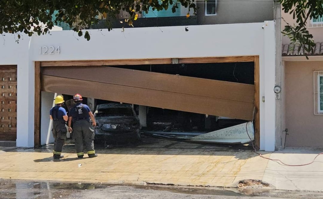 El ataque a una de las viviendas dejó la fachada con impactos de bala en puertas y ventanas (09/04/2025). Foto: Cortesía