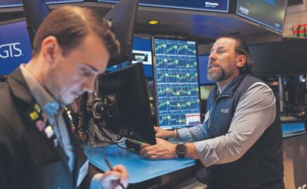 Política arancelaria de EU generará volatilidad por medio año; tipo de cambio podría llegar a los 21 pesos: expertos