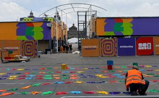A 4 días del Mundial, continúan trabajos en el FIFA Fan Fest del Zócalo; hay adornos y la pantalla principal instalada