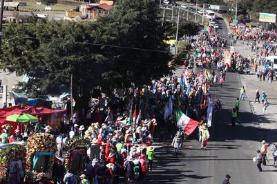Cerca de 40 mil peregrinos de Toluca se dirigen a la Basílica de Guadalupe