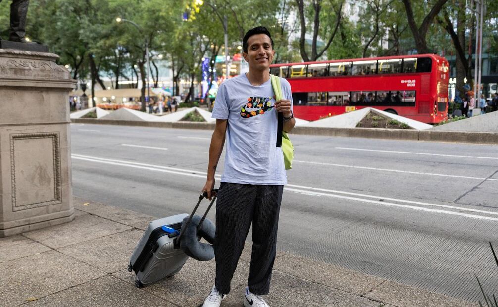 Leonardo Rojas viajó desde Querétaro para la marcha del orgullo LGBTQ+. Foto: Hugo Salvador/EL UNIVERSAL
