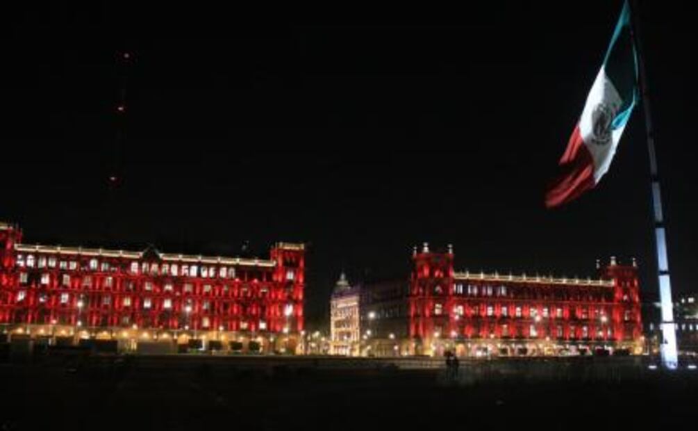 CDMX se ilumina de rojo por Día de Lucha contra Sida