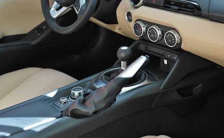 Los gastos que vas a tener al comprar tu primer auto