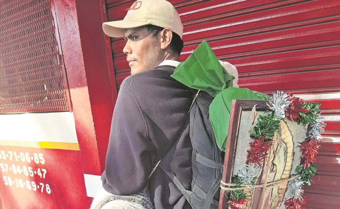 Cada año Roberto siente la necesidad de cantar Las Mañanitas a la Virgen de Guadalupe y agradecer por todas las bendiciones recibidas (PERLA MIRANDA. EL UNIVERSAL)