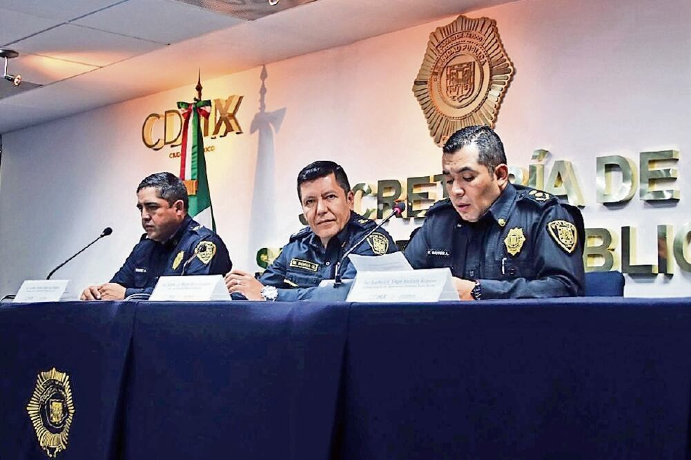 La policía capitalina informó que el imputado participó, en febrero pasado, en el atraco de 5 mil aparatos, de los cuales ya se recuperaron 4 mil. (CORTESÍA)