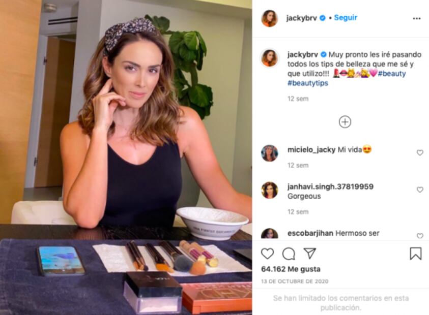 Jacky Bracamontes tiene el traje de baño ideal para cualquier tipo de cuerpo