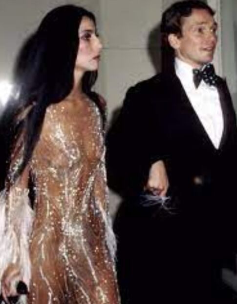 La cantante uso un vestido completamente transparente que dejó muy poco a la imaginación. Foto: Archivo.
