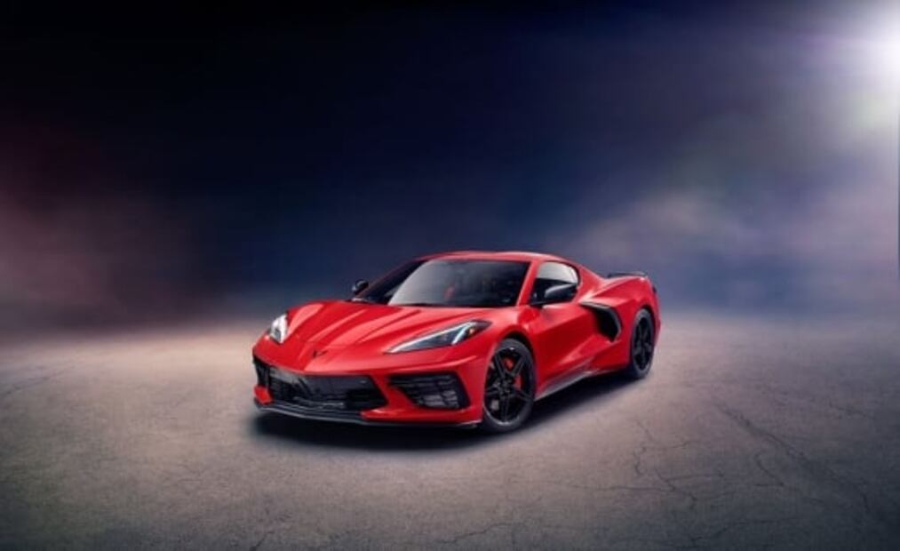 A sus 95 años se regala un Corvette C8 de más de 2.5 millones de pesos
