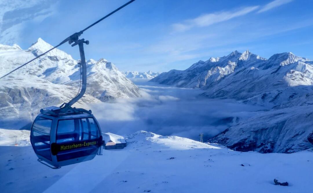 Una góndola vacía en Zermatt, Suiza, el 3 de diciembre de 2020. Foto: AP