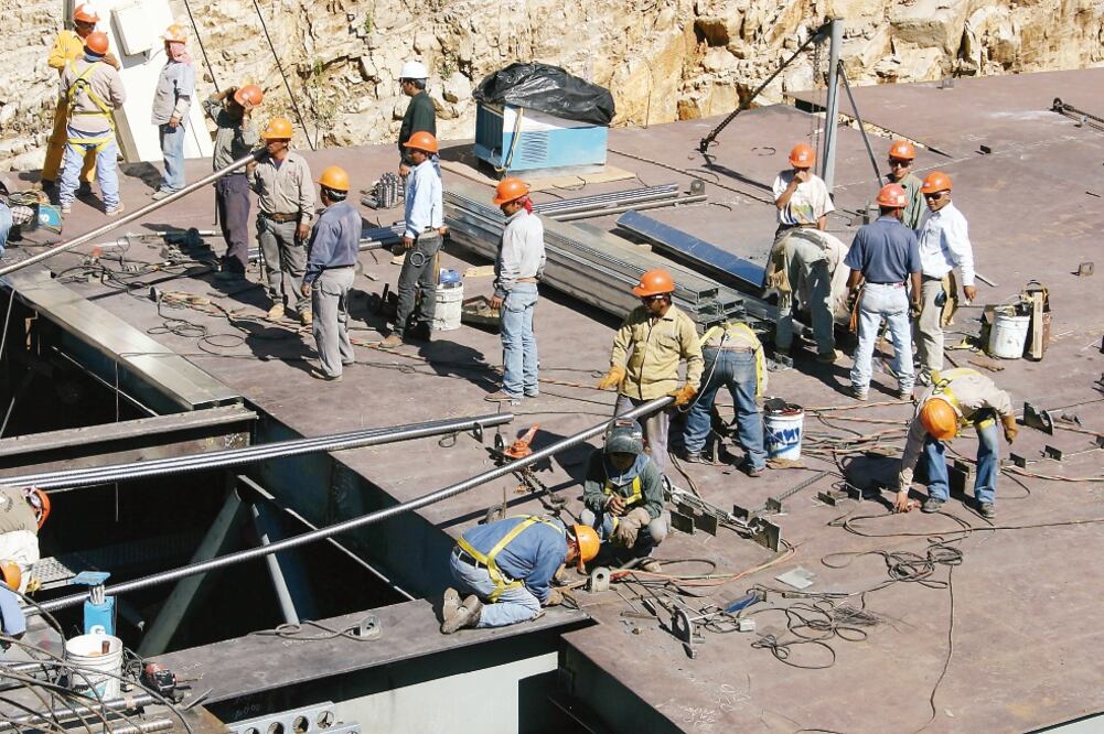 Méndez Jaled, presidente de la CMIC, consideró que la administración federal que iniciará en octubre de 2024 debe priorizar la planeación de las obras para evitar sobre costos y retrasos. Foto: Archivo / EL UNIVERSAL