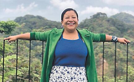 Mónica del Carmen habla en lengua madre