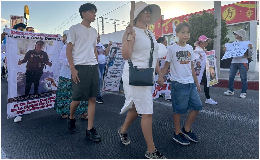 Marchan en Baja California Sur por personas desaparecidas. Foto: Especial