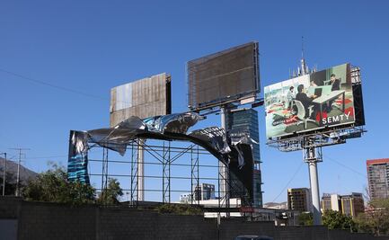 Rachas de viento en Monterrey dejan daños y 2 lesionados
