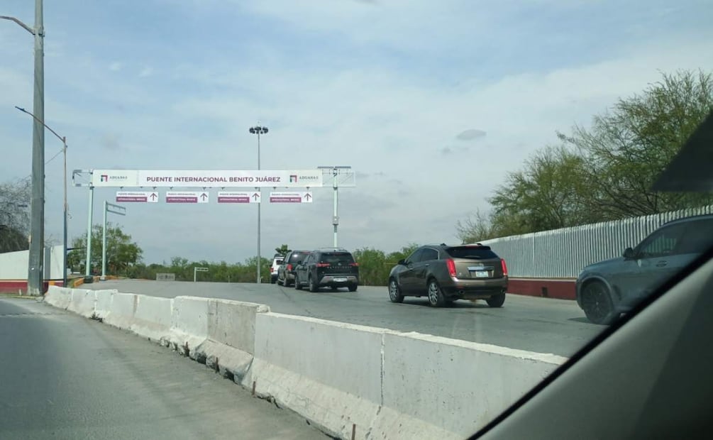 Las revisiones vehiculares en el Puente Internacional Reynosa-Hidalgo se extendieron a la línea Sentri (18/02/2025). Foto: Sandra Tovar / EL UNIVERSAL